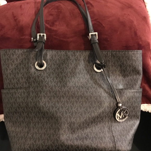 Michael Kors Tote - Picture 1 of 3